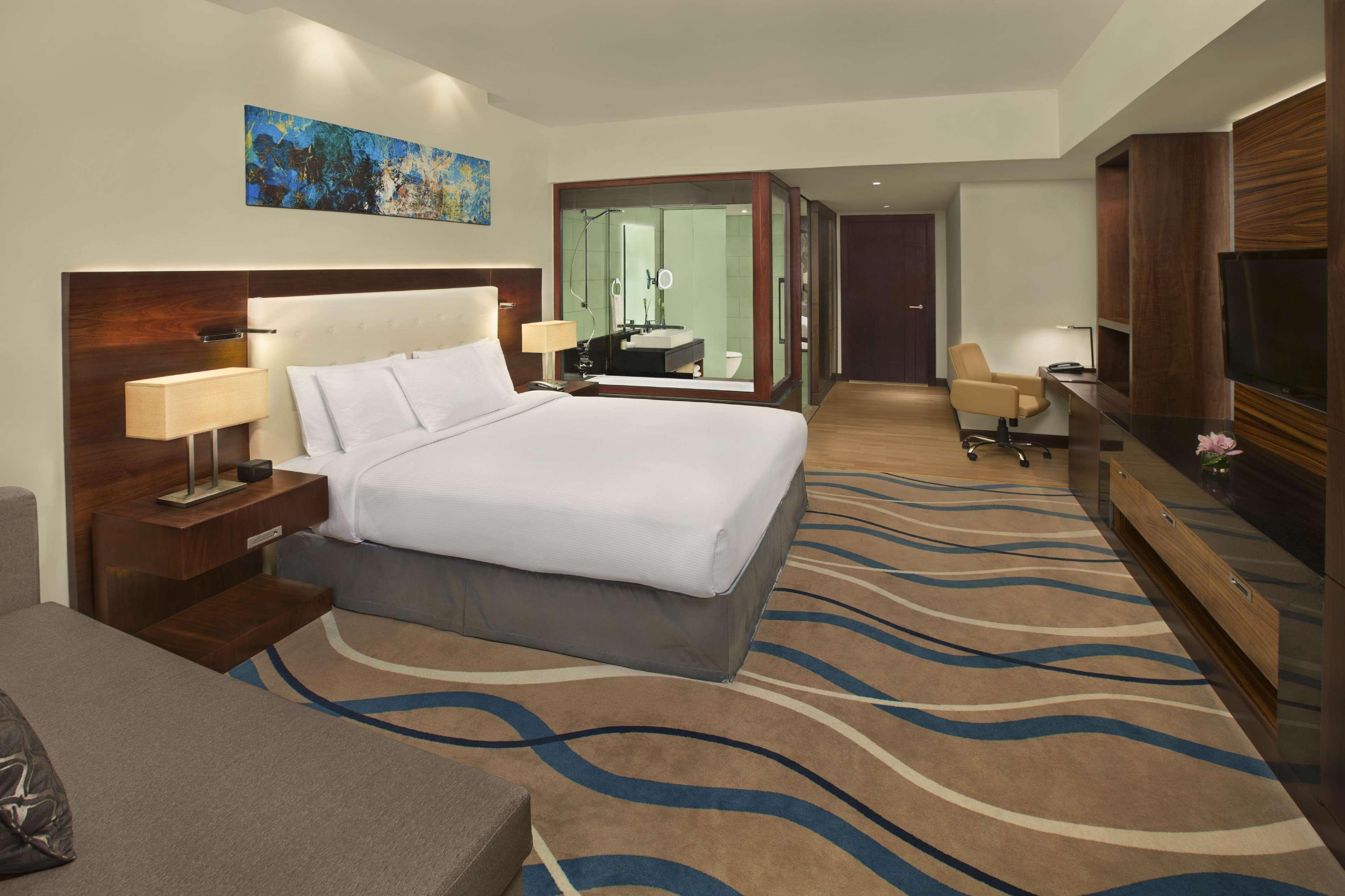 Doubletree By Hilton Hotel And Residences Dubai - Al Barsha Extérieur photo