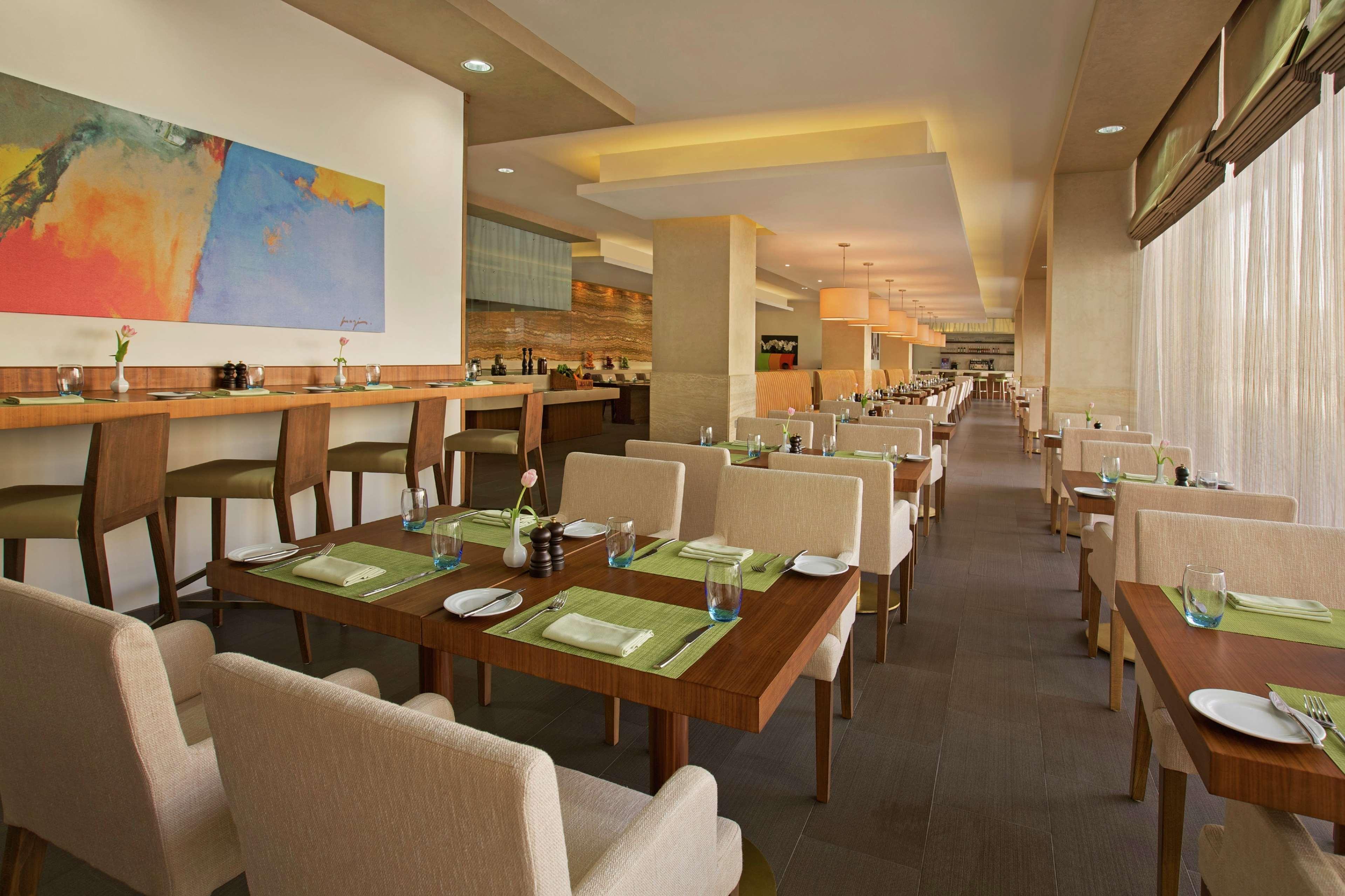 Doubletree By Hilton Hotel And Residences Dubai - Al Barsha Extérieur photo