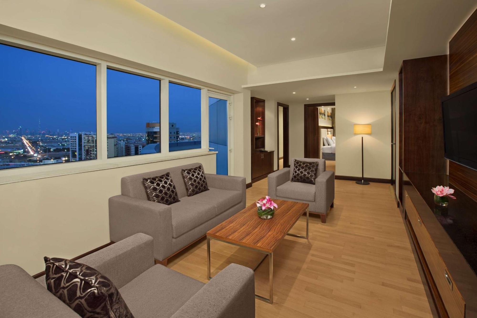 Doubletree By Hilton Hotel And Residences Dubai - Al Barsha Extérieur photo