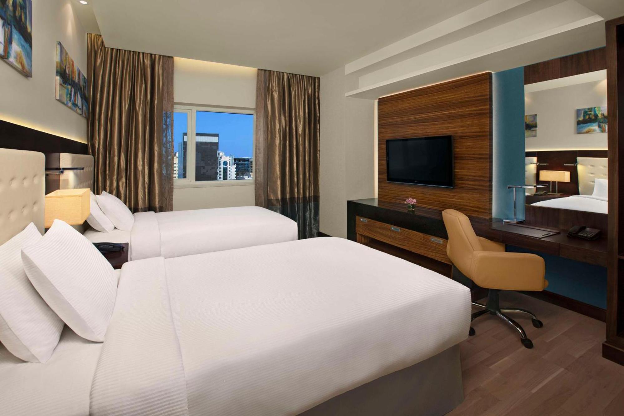 Doubletree By Hilton Hotel And Residences Dubai - Al Barsha Extérieur photo